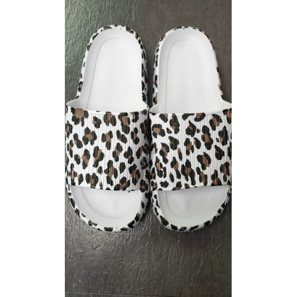 Women Fashion Plus Size Leopard Printed Round Flat Slippers