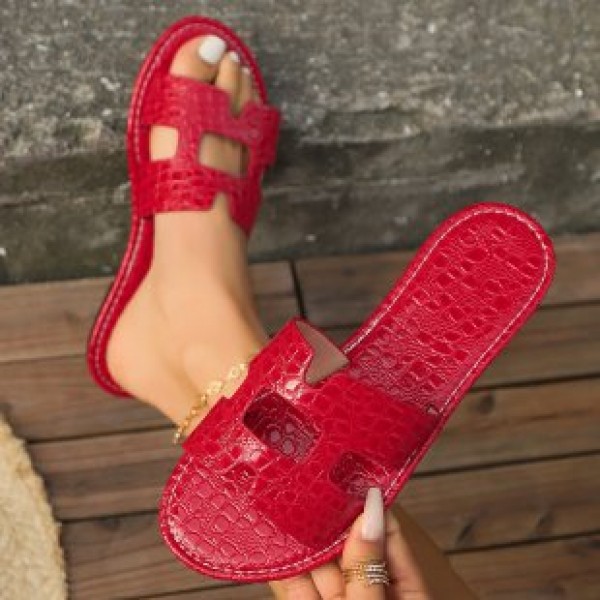 Women Fashionable Large Hollow Round Toe Flat Slippers